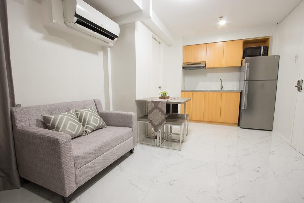 Oasis Regency @ Fort Victoria Bgc Taguig Exterior photo